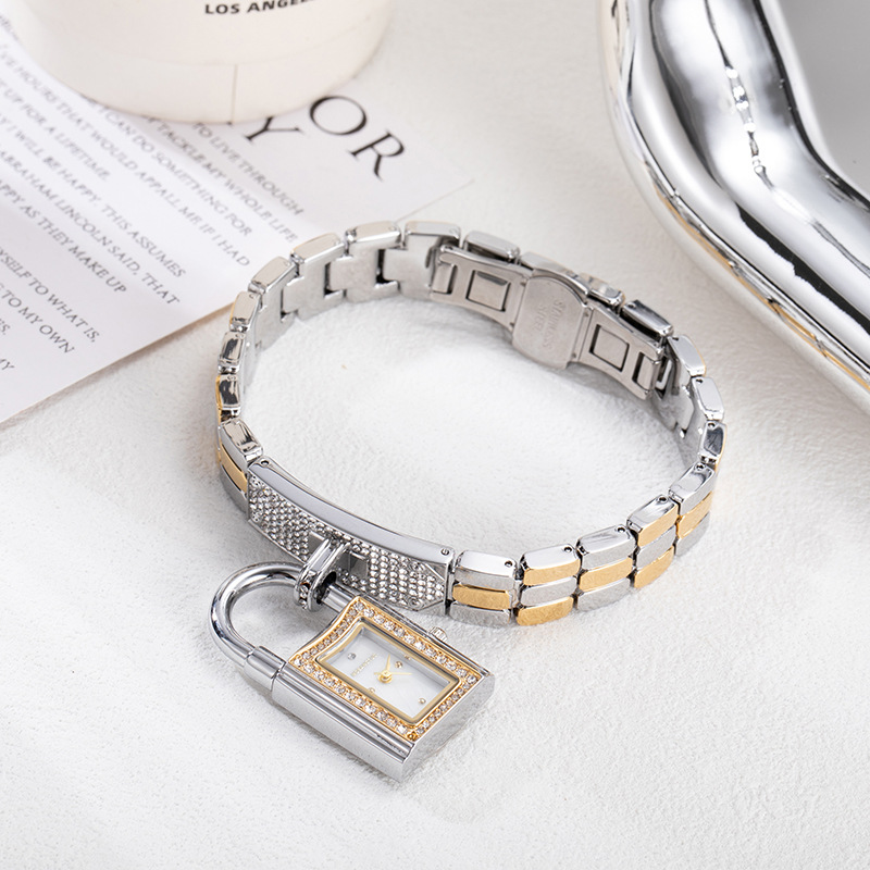 Concave shaped lock head brace - Jewelry Diamond Watches recension och pris