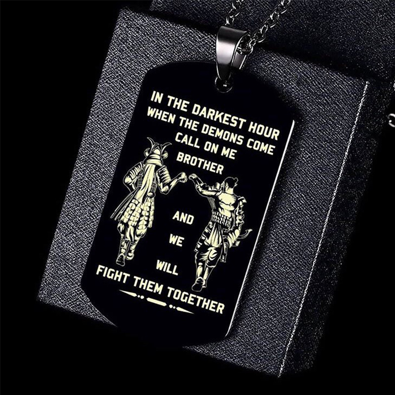 Vnox In the Darkest Hour When  - Mens Dog Tag Necklace recension och pris