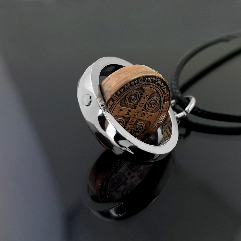 New St Benedict Medal Necklace - Jewelry & Watches Spółka Z Ograniczoną Odpowiedzialnością recension och pris